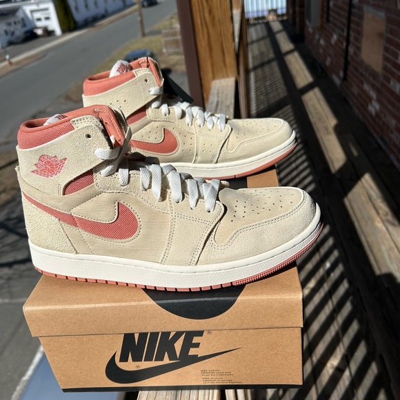 Jordan 1 Size 10 brand new dead stock BUY 1 GET 1 HALF% OFF - Picture 5 of 7